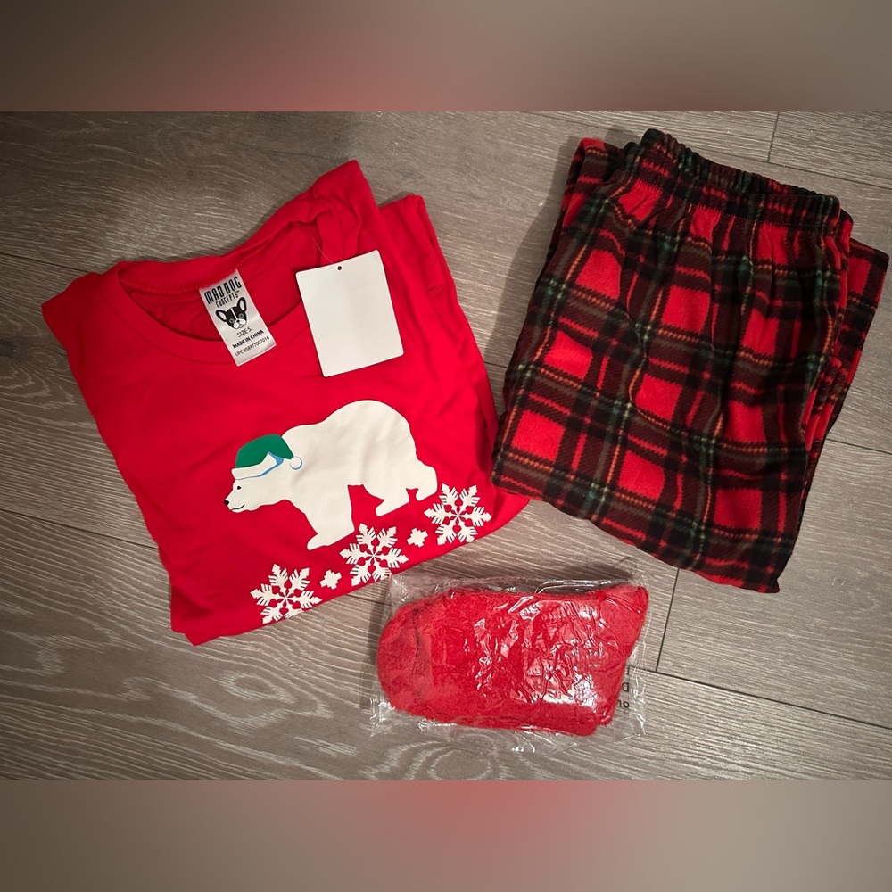 Red and black Christmas pyjamas #pajamas